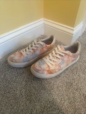 Dr. Scholl's Tie-Dye Low-Top Sneakers - Cream, Orange, Blue